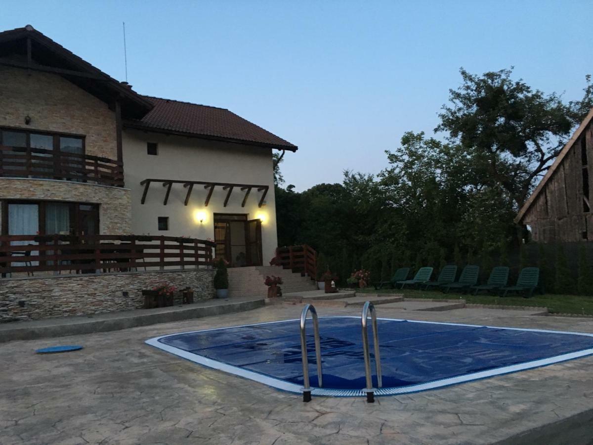 Pensiunea Casa Florela Capusu Mic ภายนอก รูปภาพ